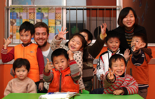 How To Teach English Overseas - The eBook Review