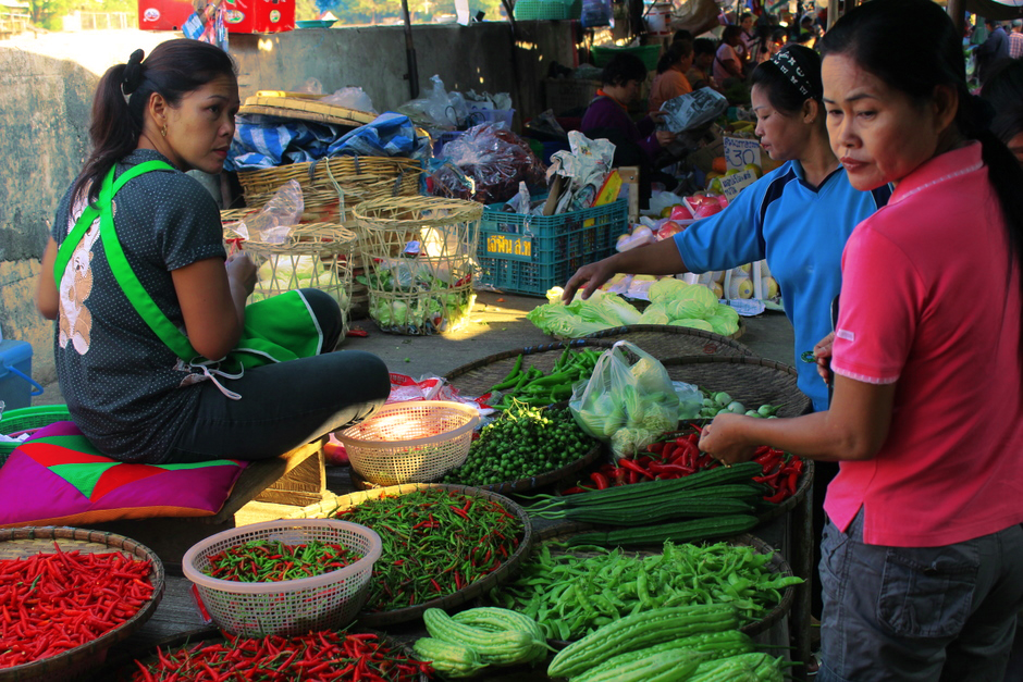 Daily Travel Photo Bustling Market In Thailand daily travel photos bustling market shopping Daily Travel Photo Bustling Market In Thailand daily travel photos